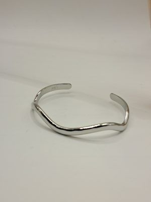 Βραχίολι Χειροπέδα Κυματιστή Από Ανοξείδωτο Ατσάλι Σε Ασημί