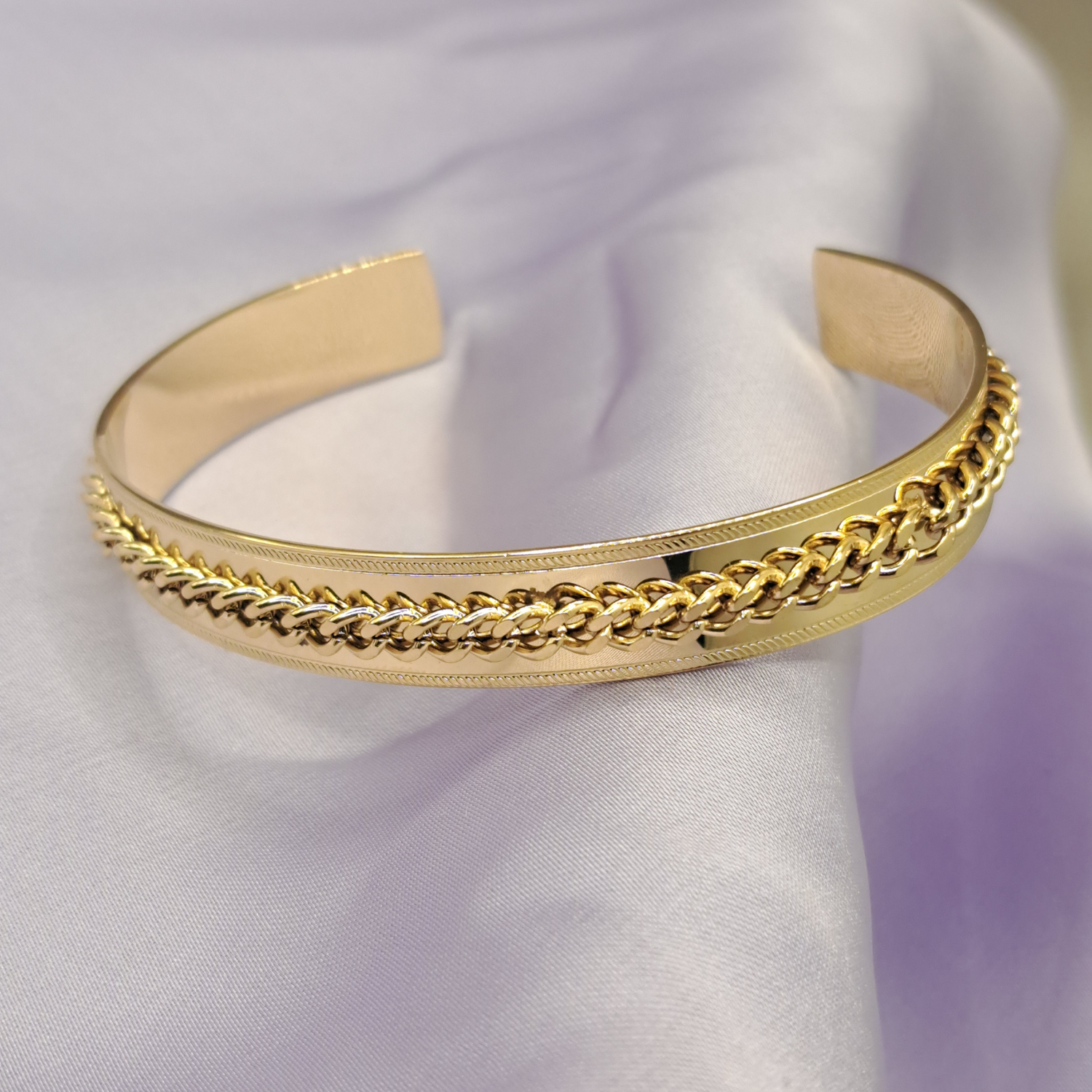 Βραχιόλι Χειροπέδα Από Ατσάλι Σε Χρυσό 9816