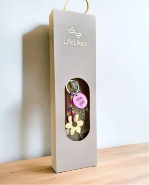 Λαμπάδα για Κορίτσια 90’s Girl με Μπρελόκ σε Κουτί